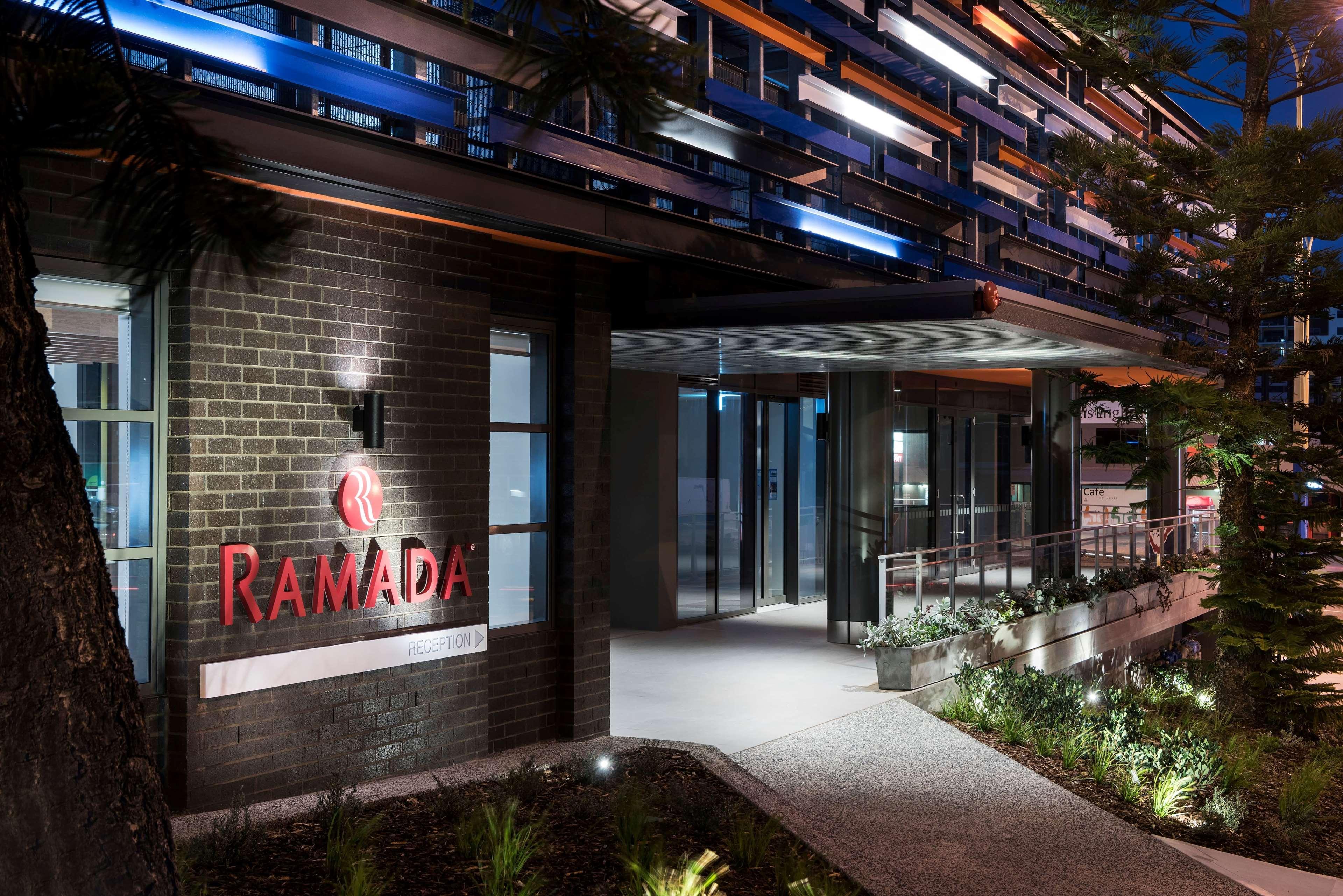 Ramada By Wyndham Vetroblu Scarborough Beach Пърт Екстериор снимка