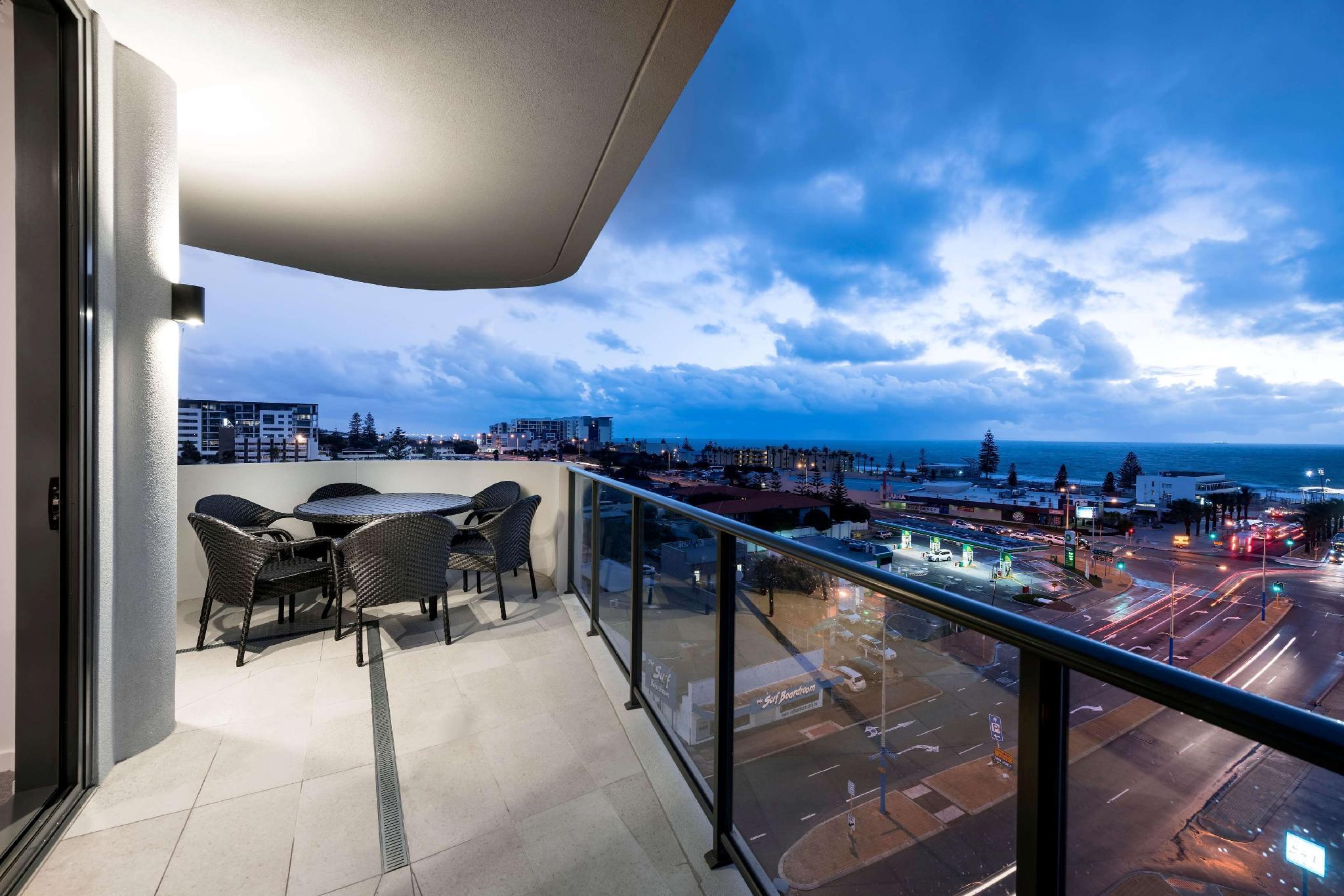 Ramada By Wyndham Vetroblu Scarborough Beach Пърт Екстериор снимка