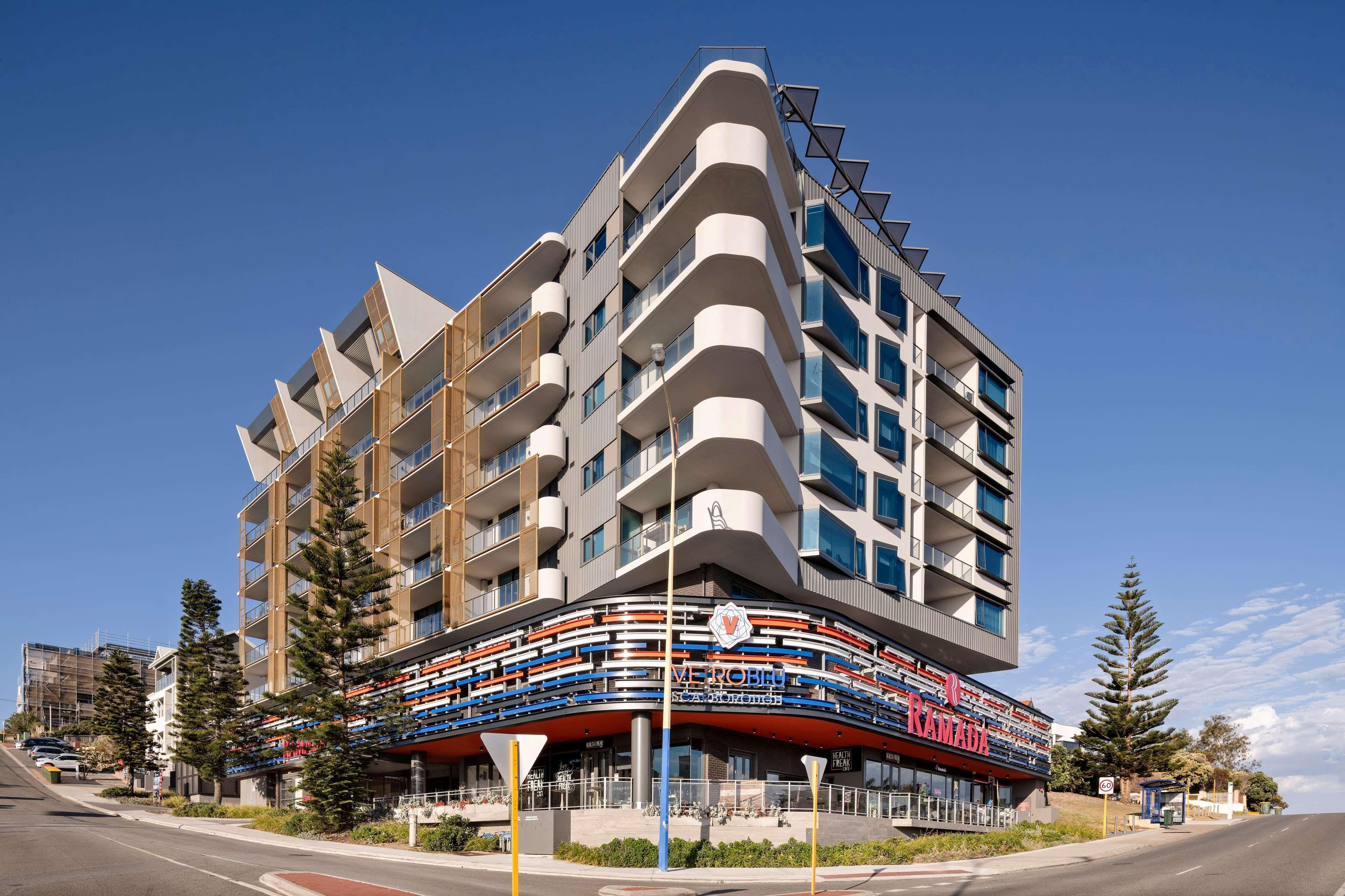 Ramada By Wyndham Vetroblu Scarborough Beach Пърт Екстериор снимка
