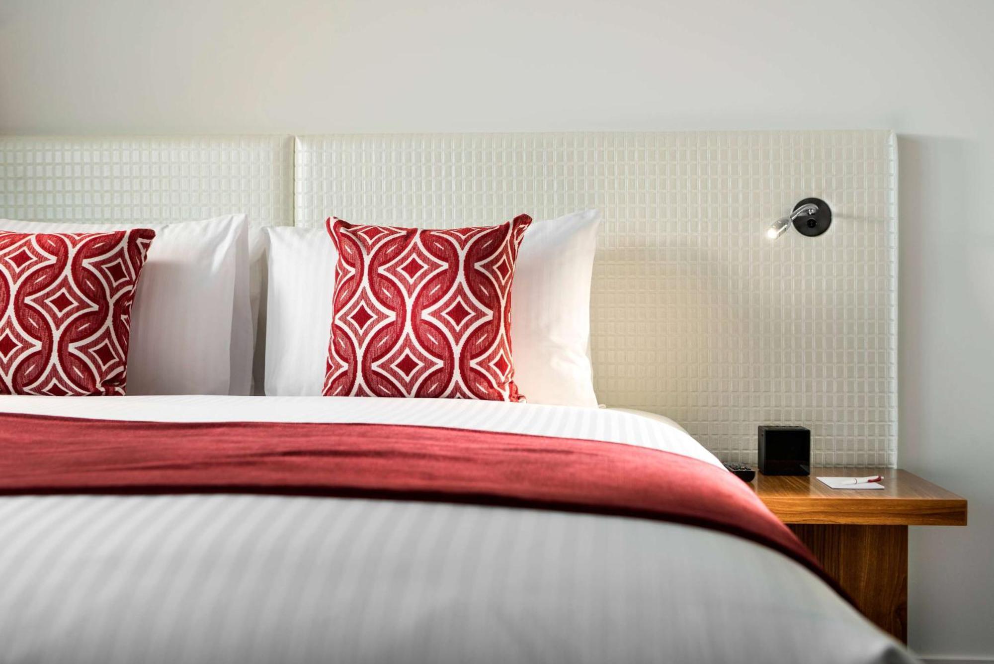 Ramada By Wyndham Vetroblu Scarborough Beach Пърт Екстериор снимка