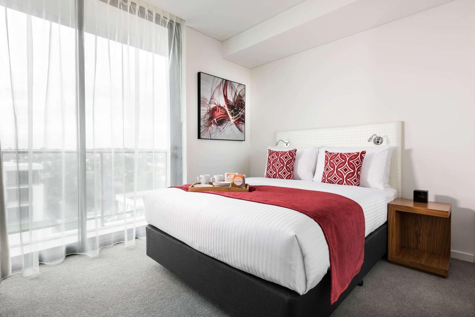 Ramada By Wyndham Vetroblu Scarborough Beach Пърт Екстериор снимка