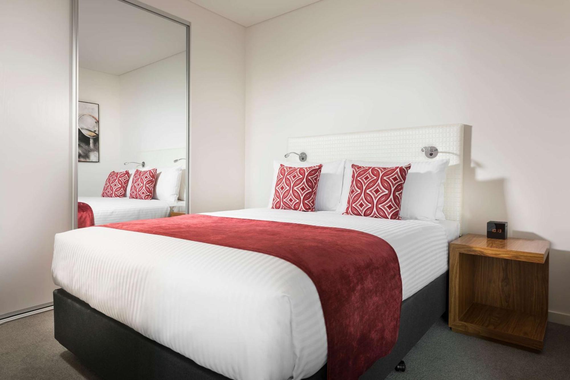 Ramada By Wyndham Vetroblu Scarborough Beach Пърт Екстериор снимка